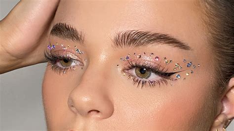 Natural Glitter Eye Makeup