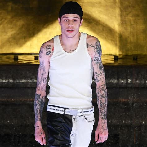 Did pete davidson remove his tattoos photos