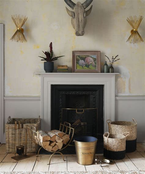 10 Christmas fireplace decor ideas that turn up the glimmer and glow ...