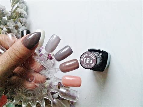 Jesienny Manicure Hybrydowy W Kolorach Nude Od Larosa