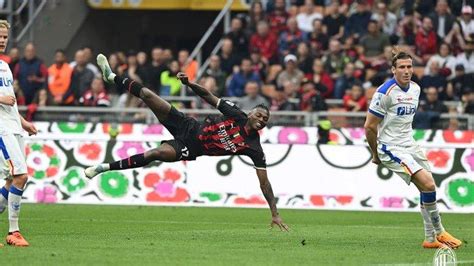 AC Milan 2 0 Lecce Komentar Pioli Untuk Dua Gol Leao Dan Laga Vital Vs