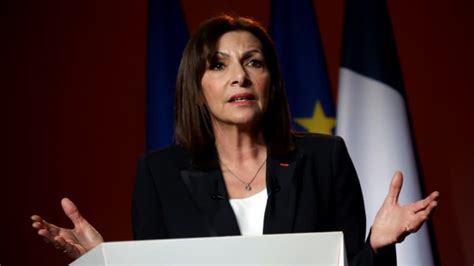 Anne Hidalgo Pr Sente Ses V Ux Pour Plac E Sous Le Signe Des Jeux