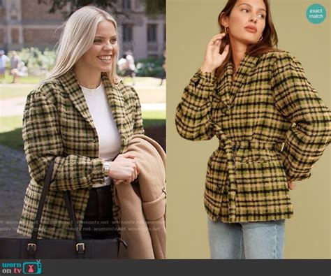 WornOnTV Leightons yellow plaid jacket on The Sex Lives of College Girls Reneé Rapp