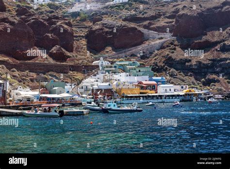 Ammoudi Bay lined with seafood restaurants, Oia, Santorini, Greece ...