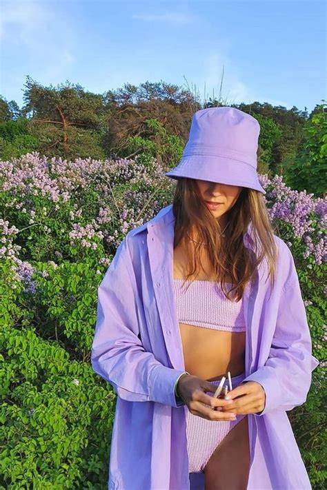 Con gái Pháp cứ diện bikini là mix cùng 3 món này đảm bảo mặc hở thế nào thì trông vẫn sang