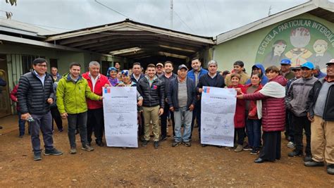 Autoridades instalan primera piedra para obras de pavimentación de la