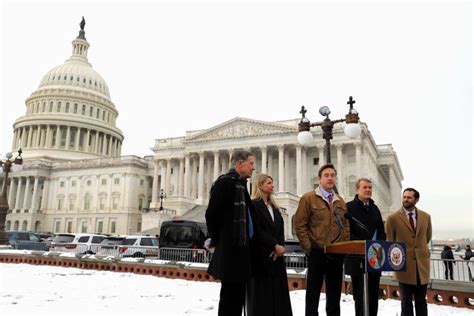 Bennet, Hickenlooper, Crow, Pettersen, Johnston Call on Congress to ...