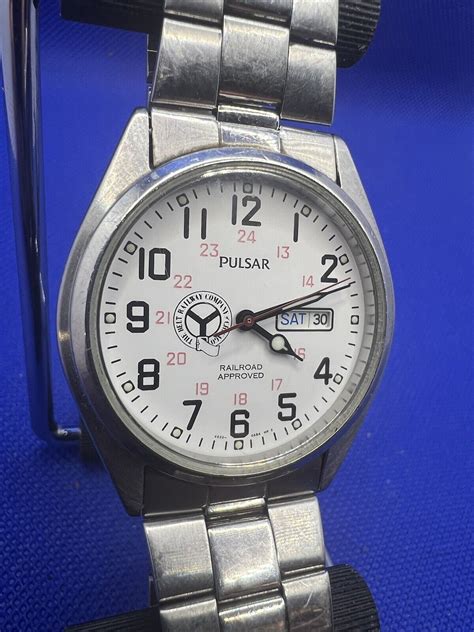 Vintage 1980 Pulsar Quartz Railroad Approved Y513 809y R Watch Rare