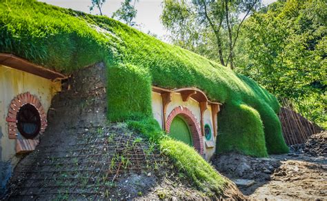 Un Nou Obiectiv Turistic La Marginea Sibiului Casa Hobbi Ilor