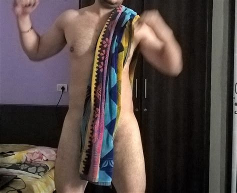 Sexy Naked Pics Of A Hunky Desi Voyeur 2 Indian Gay Site