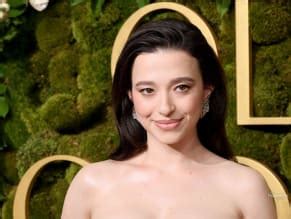 Mikey Madison Sexy Flaunts Her Hot Cleavage And Figure At The Nd Golden Globe Awards In