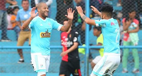 Sporting Cristal Alberto Rodríguez renovó un año más con los celestes