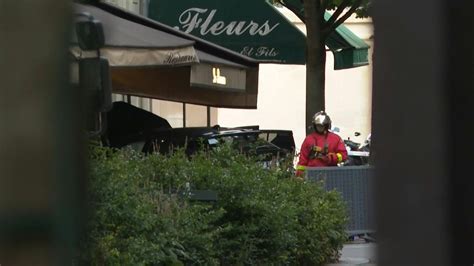 Paris un automobiliste fonce sur la terrasse d un café un mort AFP