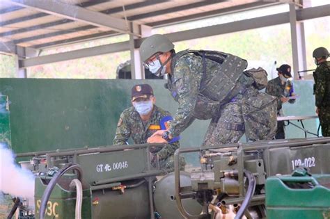 陸軍39化學兵群煙幕營基地普測 展現勤訓精練成果 即時軍聞 陸軍39化學兵群煙幕營基地普測 展現勤訓精練成果 青年日報