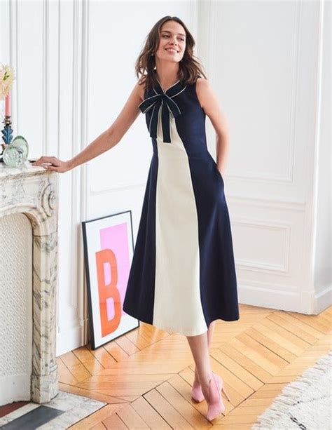 Elise Ponte Dress Navy Elise Ponte Dress This Colourblocked Jersey