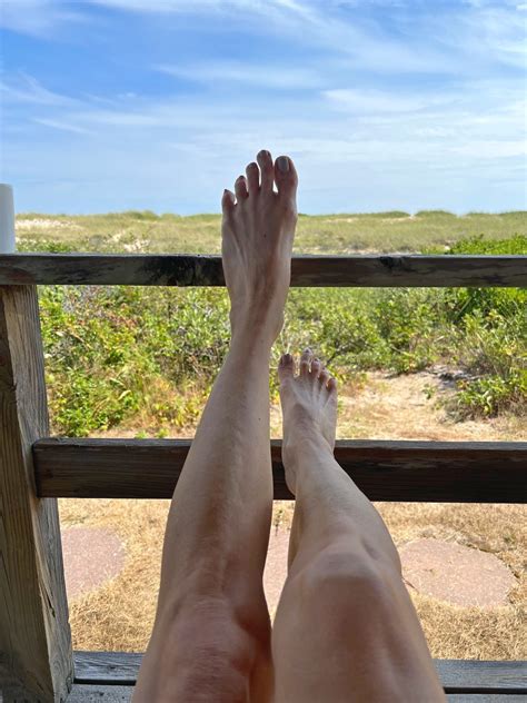 Elizabeth Vargass Feet