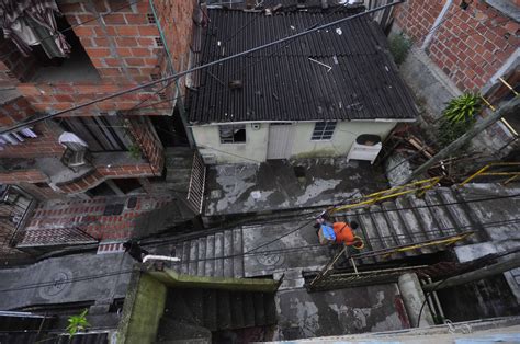 Medellín Alcaldía de Fico Gutiérrez borró el mural de Pablo Escobar en