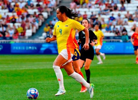 Con Mayra Ramírez lesionada y golazo de Catalina Usme Colombia empató