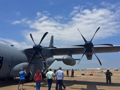 Hurricane hunters fly into treacherous winds for data