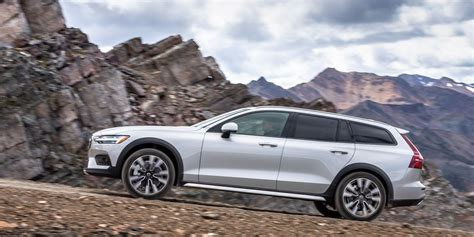 The 2021 Volvo V60 Cross Country May Be the Best Daily Driver