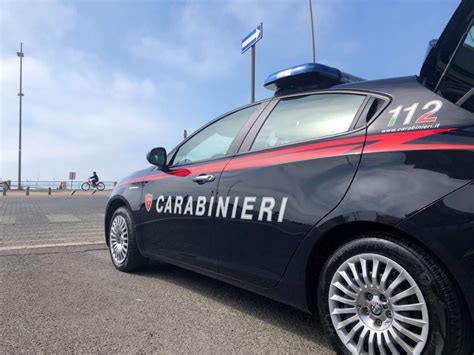 Napoli Crisi Respiratoria Bambina Salvata Dai Carabinieri