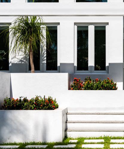 How to make a small backyard look bigger - 12 designer ideas | Livingetc