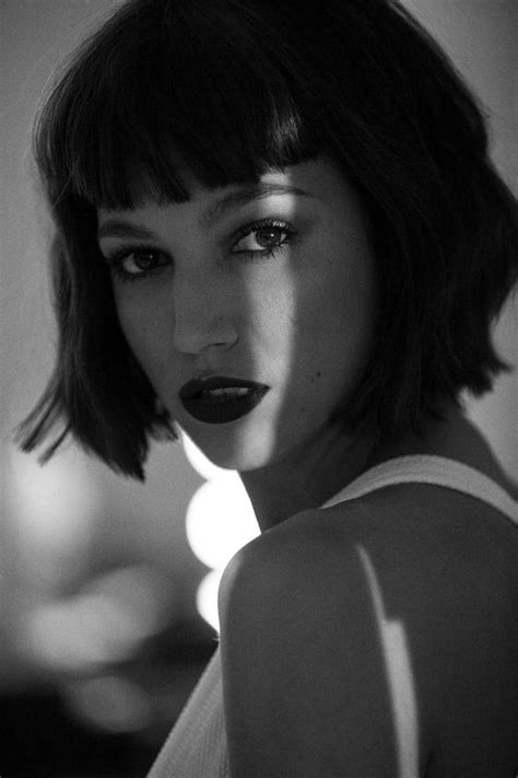 Pin By Pinner On Portraits Et Corps Portrait Black And White