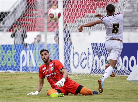 Goleiro Alex Vila Nova Liberado Pelo Central Ap S Falhas Contra O