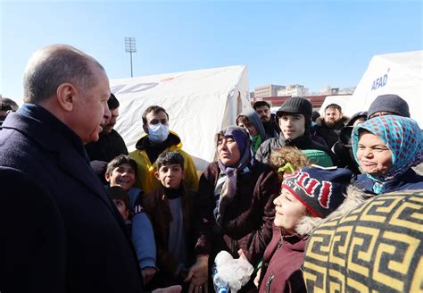 Cumhurbaşkanı Erdoğan Kahramanmaraş ta depremzedelerle bir araya geldi