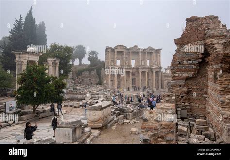 Ephesus Selcuk Izmir Turkey Library Of Celsus And Sculpture In The