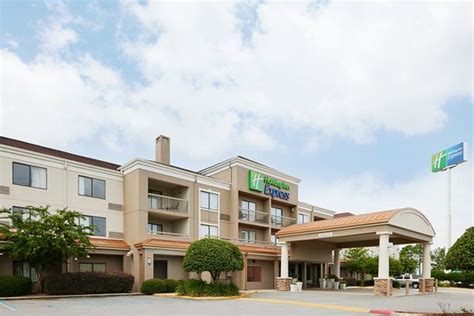 HOLIDAY INN EXPRESS TIFTON, AN IHG HOTEL $108 ($̶1̶3̶2̶) - Updated 2023 ...