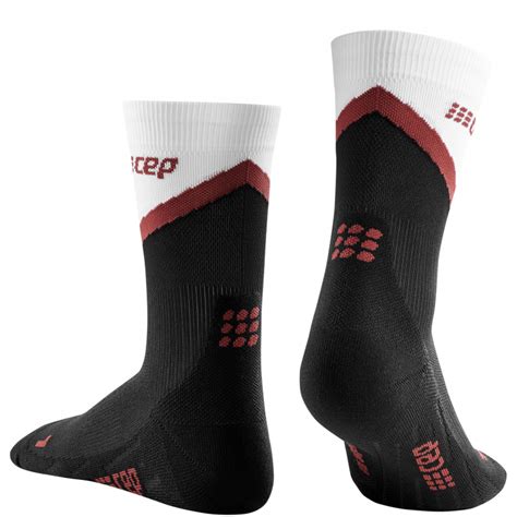 CEP The Run 4 0 Mid Cut Laufsocken Damen Chevron Schwarz WP2C1