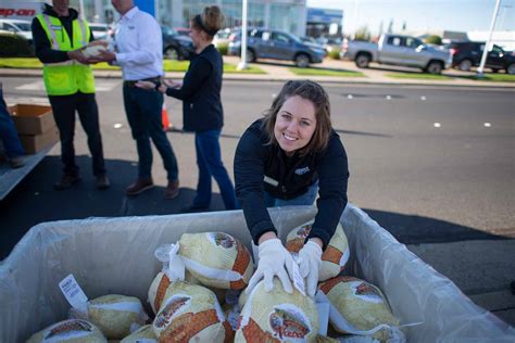 Nugget Markets Associates And The 2019 Turkey Drive In Davis Ca