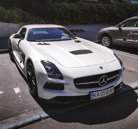 В Украине появился редчайший заряженный суперкар Mercedes | ТопЖыр