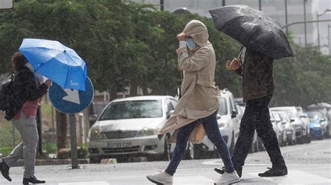 El pronóstico de la AEMET el fuerte viento el oleaje y la lluvia