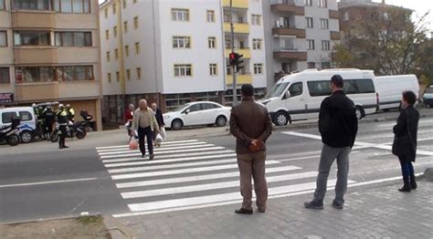 Bolu Da Kirmizi I Ikta Ge En Yayalara Traf K Cezasi Son Dakika Haberleri