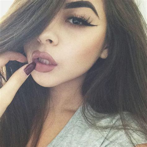 Pin By Beauty Fashion Travel Decor On Make Up Ideas Hair Makeup Latina Beauty Beauty Makeup