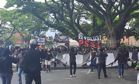 Aksi Aremania Tuntut Keadilan Tragedi Kanjuruhan Baru Sebatas ‘pemanasan