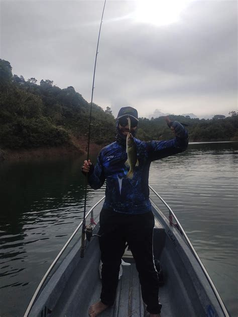 Espacio De Pesca Pesca De Black Bass En La Represa De Guatape El