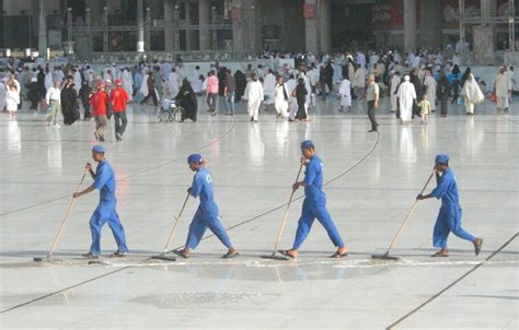 Kisah Petugas Pembersih Masjidil Haram Bersuku Batak