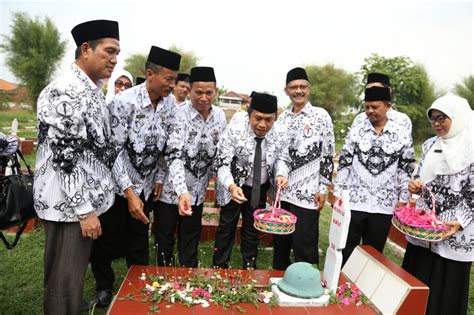 HUT PGRI Ke 74 Wawako Serang Lakukan Ziarah BeritaTransparansi Co Id