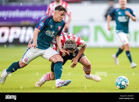 ROTTERDAM Lr Manfred Ugalde Of FC Twente Bart Vriends Of Sparta