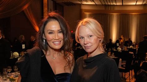 Etre hyper sexualisée c est difficile ce sex symbol des années se met à nu Terrafemina