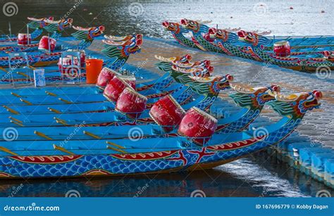 Dragon Boats In Taipei Taiwan Editorial Stock Image Image Of Sailing