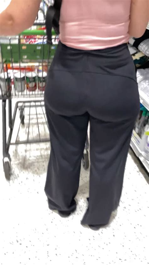 Milf Grocery Shopping Spandex Leggings Yoga Pants Forum