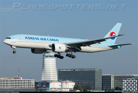 HL8045 Korean Air Boeing 777 FB5 Photo By Wolfgang Kaiser ID 1615847