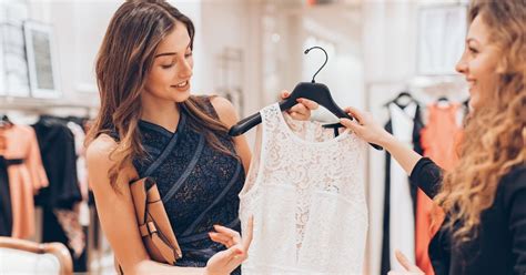 shop  clothes effectively    wearing