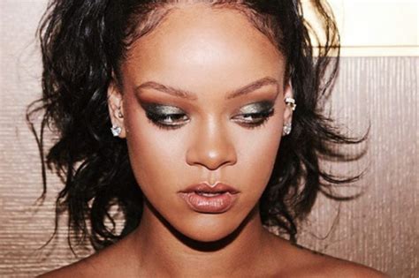 Ao Que Tudo Indica Vem A Uma Linha De Lingerie Da Rihanna A Mais Influente