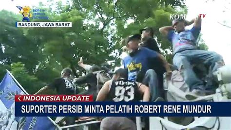 Kepung Graha Persib Bobotoh Tuntut Robert Rene Mundur Jadi Pelatih