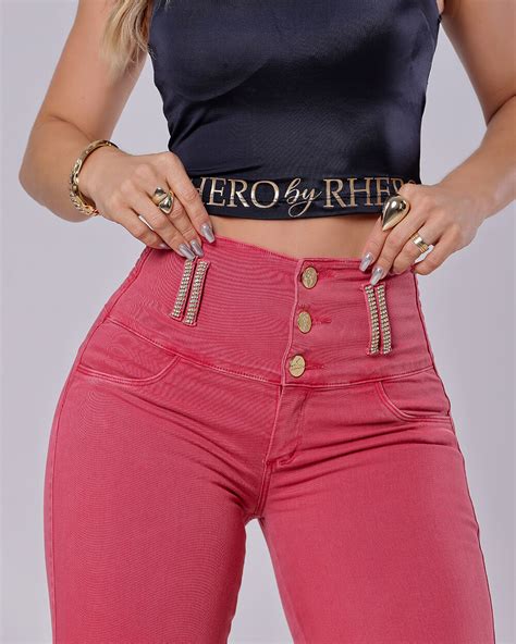 CALÇA JEANS MODELADORA EMPINA BUMBUM Jeans Ousadia Jeans Feminino